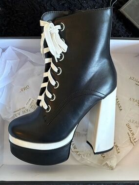 Lace-Up Black and White Platform Ankle Boots - Women
